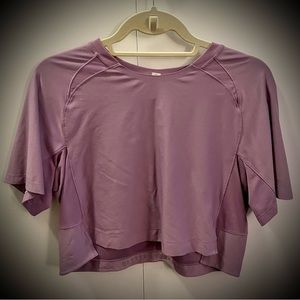Lululemon cropped t-shirt